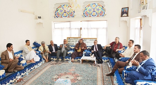 النعيمي وبن حبتور والجنيد يزورون أسرة الفقيد المناضل الرباعي لتقديم العزاء