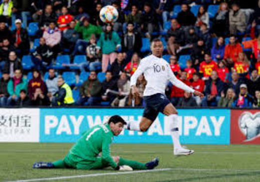 فرنسا تفوز على أندورا وتركيا تخسر أمام أيسلندا