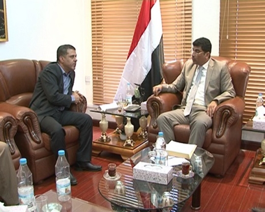 وزير المالية يلتقي رئيس صندوق تمويل الصناعات والمنشآت الصغيرة