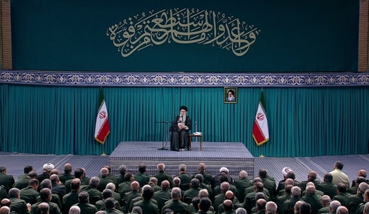 السيد الخامنئي : الحرس الثوري الايراني أكبر منظمة لمكافحة الإرهاب في العالم