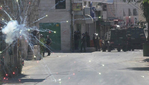 العدو الصهيوني يقتحم بلدة عقربا بنابلس ويداهم منازل الفلسطينيين