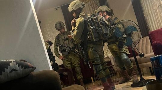 العدو الصهيوني يواصل حصار بلدة عقربا جنوب نابلس لليوم السادس على التوالي