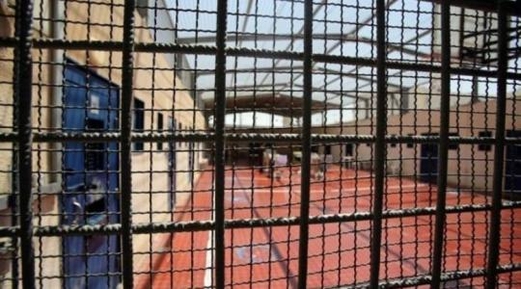 أربعة معتقلين فلسطينيين يواصلون إضرابهم عن الطعام