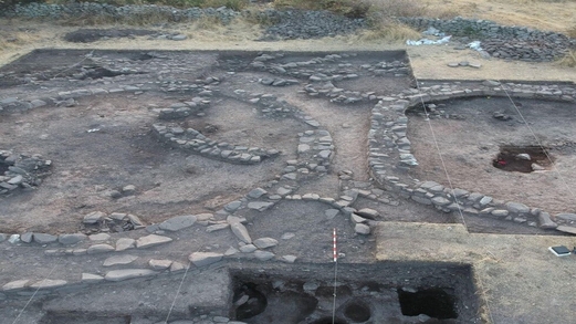 اكتشاف مقبرة قديمة عمرها حوالي 2900 عام في بيرو