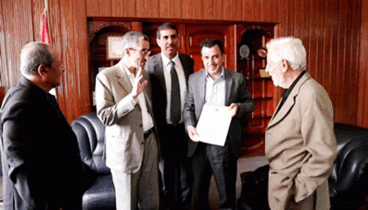 هيئة مكافحة الفساد تتسلم إقرار الذمة المالية لوزير الصحة