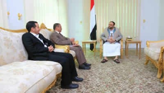 الرئيس المشاط يناقش مع وزير الصناعة نتائج مسابقة رواد المشاريع الابتكارية