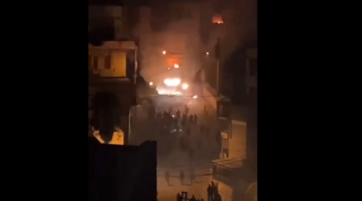 شبان مقدسيون يحرقون جيب تابع للعدو الصهيوني في العيساوية