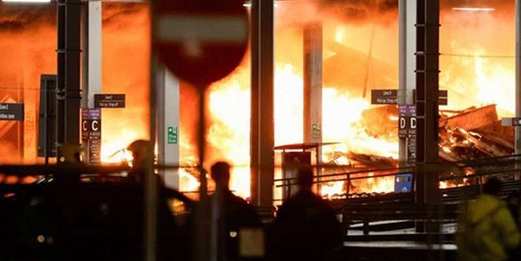  إصابة خمسة أشخاص وتعليق جميع الرحلات بمطار لوتون بلندن جراء حريق كبير