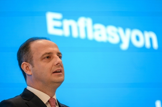 أردوغان يقيل حاكم البنك المركزي