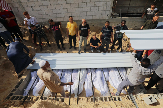 العدو الصهيوني يرتكب 688 مجزرة بحق عائلات فلسطينية في قطاع غزة      