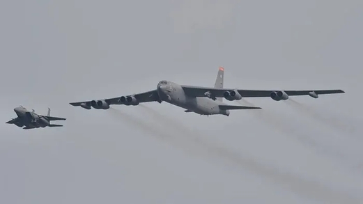 مقاتلة صينية تعترض طائرة أمريكية فوق بحر الصين الجنوبي