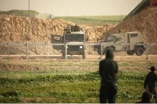 استشهاد أربعة مزراعين فلسطينيين إثر استهداف العدو لمركبتهم جنوب القطاع