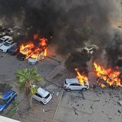 إصابة أربعة صهاينة وأضرار كبيرة جراء سقوط صاروخين في أسدود المحتلة