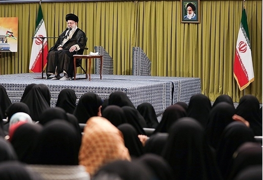 خامنئي يدعو الدول الاسلامية الى وقف تصدير النفط والغذاء للكيان الصهيوني