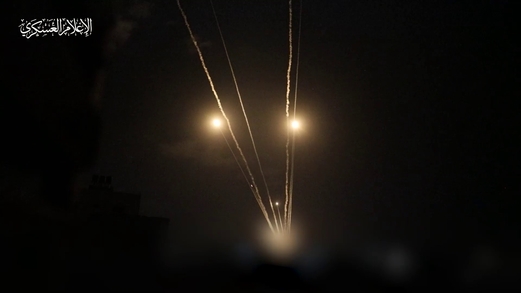 “القسام” تواصل دك “تل أبيب” والصواريخ تنهمر على وسط الكيان المُحتل