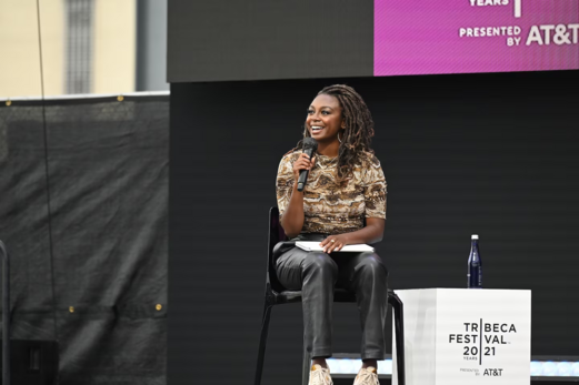 استقالة صحفية أمريكية بارزة من “نيويورك تايمز” بعد إدانتها جرائم العدو الصهيوني