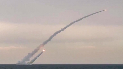 روسيا تختبر قدرات غواصة نووية جديدة على إطلاق الصواريخ