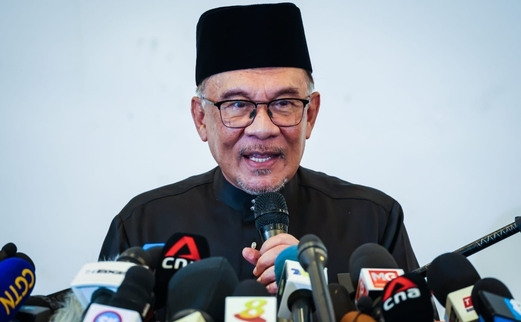  رئيس وزراء ماليزيا مخاطبا بايدن:  تريدون منا الصمت على فظائع الكيان الصهيوني في غزة