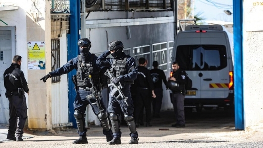 إعلام العدو: الساعة السادسة تستلم “إسرائيل” أسراها و39 أسيرة وأسيراً فلسطينيا ينتظرون الحرية