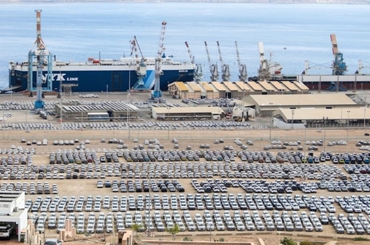 “أكسيوس”: توقف شبه كامل لوصول السفن إلى ميناء “إيلات” بسبب هجمات اليمن