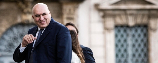 مسؤول إيطالي : حزمة العقوبات الأوروبية الجديدة تعرض التجارة بين موسكو وروما للخطر