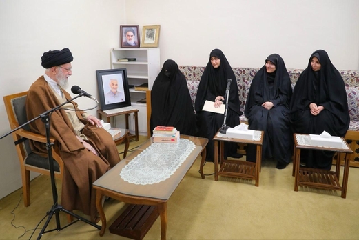 السيد خامنئي: أهم دور قام به الشهيد سليماني هو إحياء جبهة المقاومة في المنطقة