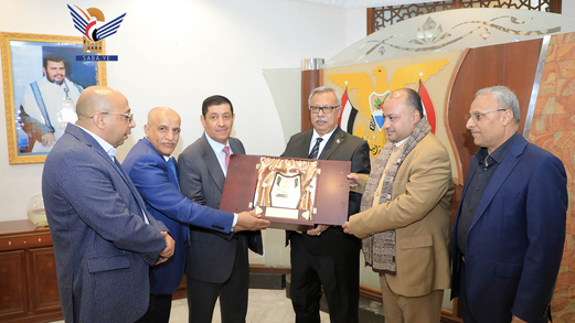 الدكتور بن حبتور يلتقي رئيس مجلس إدارة جامعة الجيل الجديد