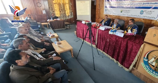 الماجستير بامتياز للباحث أمين الزوملي من كلية التربية جامعة ذمار