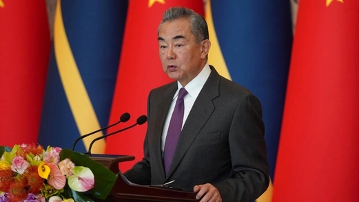 وزير الخارجية الصيني يقول إن كندا ليست “خصما”