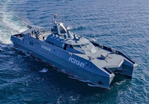 بحرية الحرس الثوري الإيراني تتسلم سفينتي الشهيد صياد شيرازي والشهيد حسن باقري الحربيتين