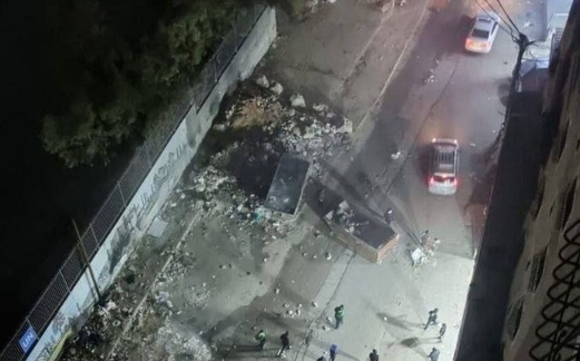 كتائب “شهداء الأقصى” تستهدف مستوطنة “غوش عصيون” في الخليل