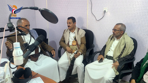 مناقشة البرامج التنموية التي تقدمها إذاعة تعز لمستمعيها