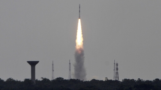 الهند تفقد الاتصال بمركبة غير مأهولة أرسلتها إلى القمر