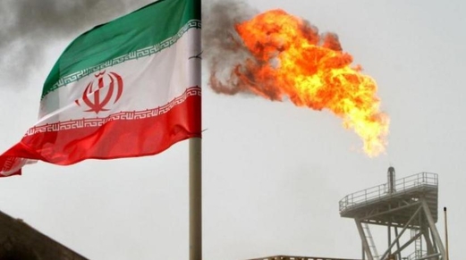 ايران تؤكد انها ستستخدم كل الوسائل الممكنة لتصدير نفطها