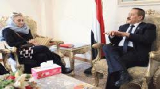 وزير الخارجية يلتقي نائب رئيس بعثة الصليب الأحمر