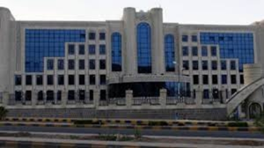 شركة النفط : وصول سفينتين تحملان مادة الديزل إلى غاطس ميناء الحديدة