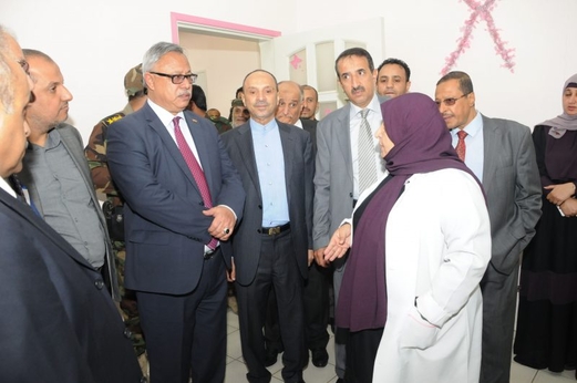 رئيس الوزراء يزور مؤسسة مكافحة السرطان ويثني على جهودها الطبية والخيرية 
