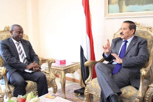 وزير الخارجية في لقائه ممثل مفوضية اللاجئين يطالب بحماية اليمنيين في كوريا الجنوبية