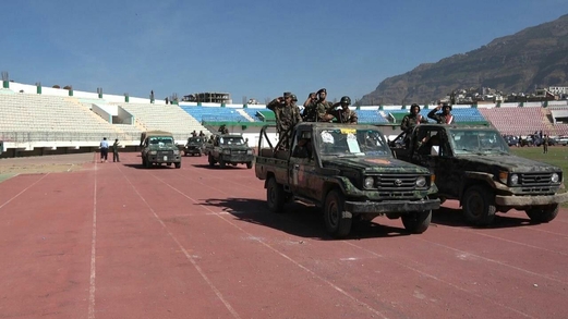 عرض عسكري رمزي لوحدات أمنية في محافظة إب بمناسبة عيد الاستقلال