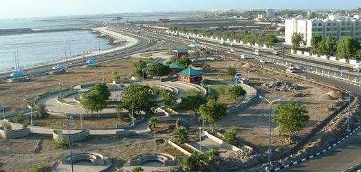 إتلاف ٨١ طنا مواد غذائية تابعة لبرنامج الأغذية العالمي بالحديدة