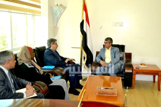 طاووس يبحث مع مبعوث المدير التنفيذي لليونيسف آليات تسهيل العمل الإنساني