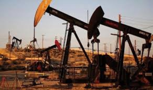 النفط يهبط لشكوك حيال الطلب ومخاوف من عدم الاتفاق على خفض الإنتاج