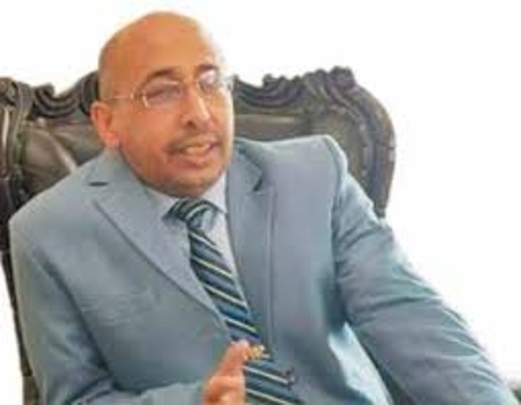 الدكتور الشامي يوضح أسباب تعليق العملية التعليمية ويشرح خطة وزارة التربية لإكمال مناهج الشهادتين الاساسية والثانوية.