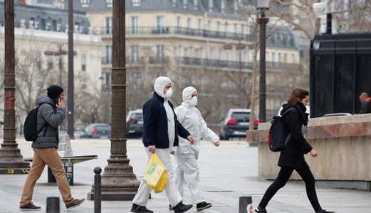 إجراءات لمواجهة فيروس “كورونا” عالمياً