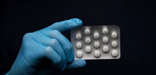 شركة سورية تعلن موعد طرح دواء “كورونا” في الأسواق وتسعيرته الرسمية