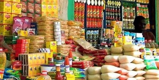 لجنة المدفوعات تبيع 40 مليون ريال سعودي لتجار السلع الأساسية