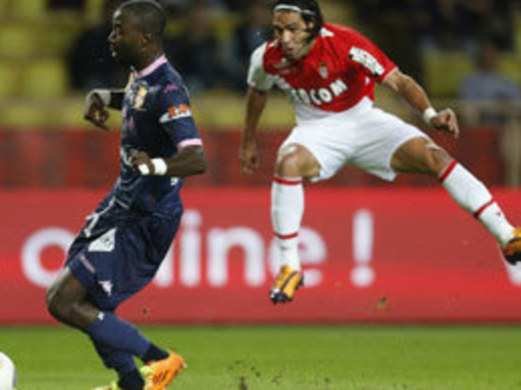 فريق موناكو يتعادل مع ضيفة رانس في الدوري الفرنسي لكرة القدم