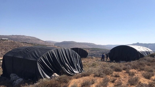 مستوطنين ينصبون خيام وحظيرة أغنام شمال الضفة الغربية تمهيداً لاقامة مستوطنة