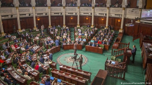 البرلمان التونسي يمنح الثقة لحكومة المشيشي  