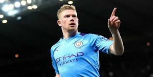 كيفين دي بروين يحصد جائزة لاعب العام في انجلترا